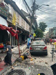 One Person Dead After Concrete Slab Collapses from Old Building Near Wat Traimit in Bangkok