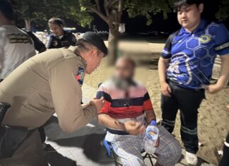 Un touriste bangladais a reçu un coup de poing au visage de la part d'un sans-abri sur une plage de Pattaya tard dans la nuit.