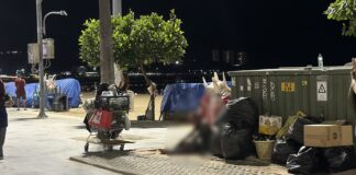 Homeless Flock to Pattaya Beach and Second Road to Use as Overnight Sleeping Areas, Business Operators Urge Authorities for Urgent Action, Warn of Damage to Tourism Image