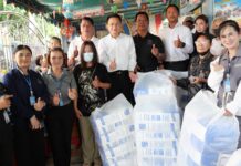 Pattaya Deputy Mayor Visits Gao Phai Community, Distributes Adult Diapers to Vulnerable Residents and Promotes Health Expo