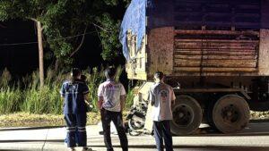 Truck Driver Stops to Relieve Himself on Dark Highway Near Pattaya; Young Factory Worker Dies After Crashing his Motorcycle into the Parked Truck
