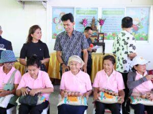 Takhian Tia Mayor Joins Elderly Club Activities, Opens Health Promotion Project and Dharma Initiative