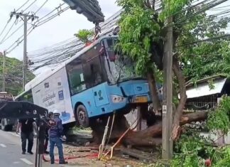 10 People Injured in Bangkok Bus Crash on Lat Phrao Road, Bus Driver Blames Brake Failure