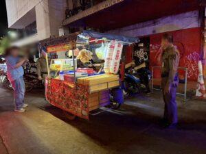 Pattaya Som Tam Vendor Stabs Drunk Woman in Neck After Alleged Stall Vandalism