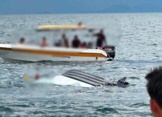 強い嵐を前に、ジョムティエン近郊で漁船が沈没。乗船していた4人全員が無事救助された。