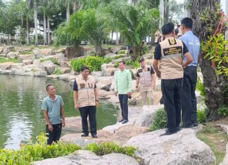 Nongprue Municipality Acts to Curb Overpopulation of Fish in Suan Pho Pond