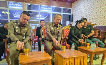 Pattaya Officials Join Second-night Memorial for Grandma Pim Sukwattana