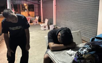 Allegedly Heavily Drunk Chinese Driver Crashes Pickup Truck into High-voltage Power Pole Near Pattaya