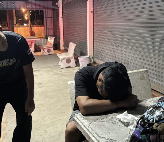 Allegedly Heavily Drunk Chinese Driver Crashes Pickup Truck into High-voltage Power Pole Near Pattaya
