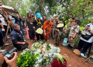 White Flowers Cover Site Where Bodies Found as Chonburi Governor Joins Public in Final Memorial for Diana and Roman; Russian Family Touched by Thai Kindness