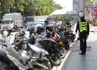 Pattaya verschärft Parkregeln an der Strandstraße nach 83 Verstößen in 11 Tagen