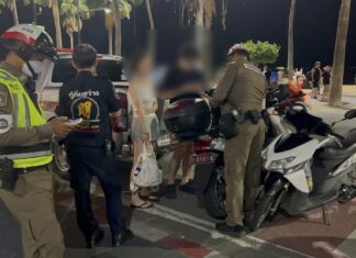 Chinese Tourists Clash with Police in Pattaya After Near-Miss at Crosswalk, Try to Flee and Crash into Official Vehicle