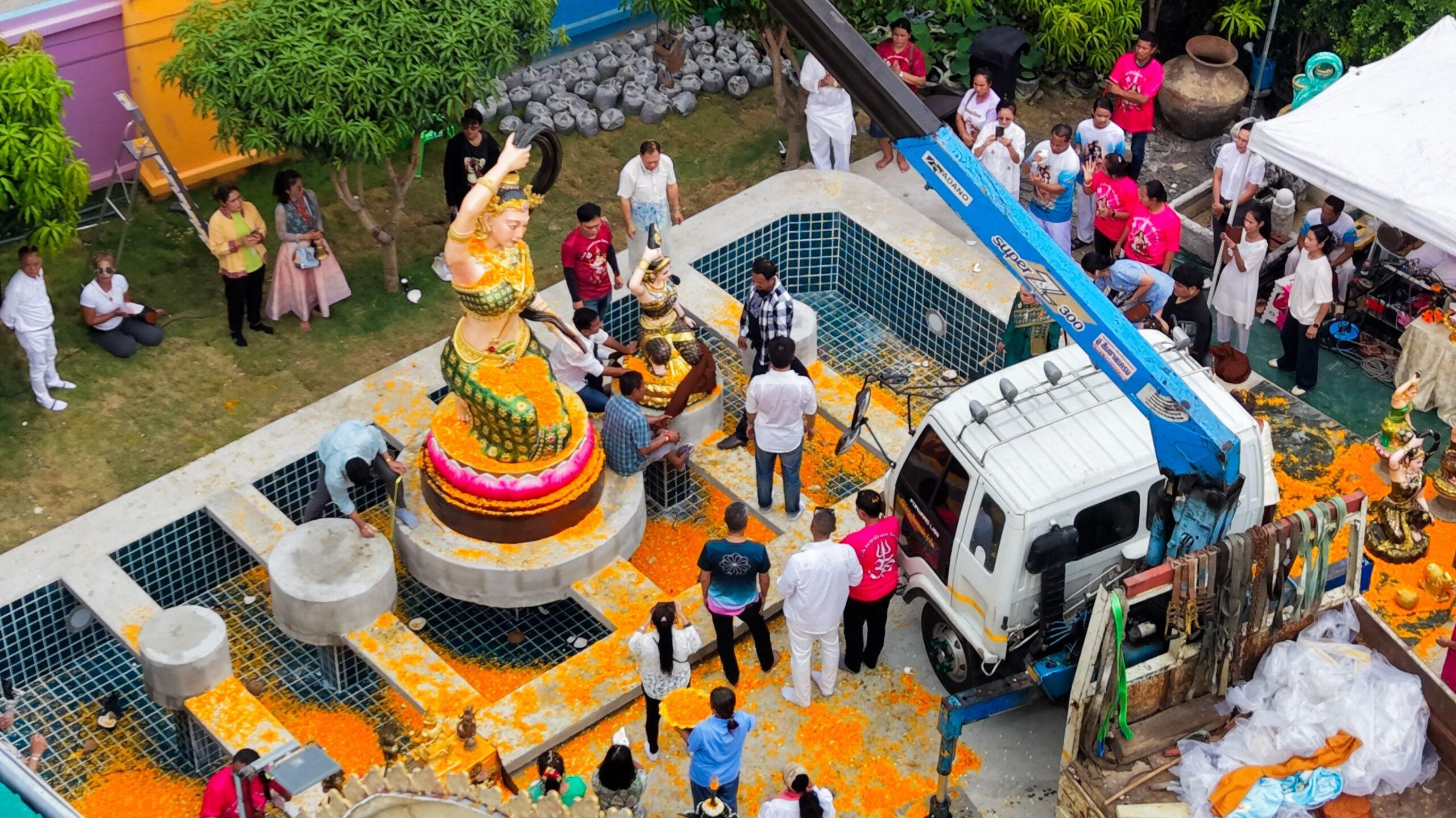 Pattaya Shrine Installs 3.9-metre Tall Phra Mae Thorani Statue for Public Worship 1789272965028
