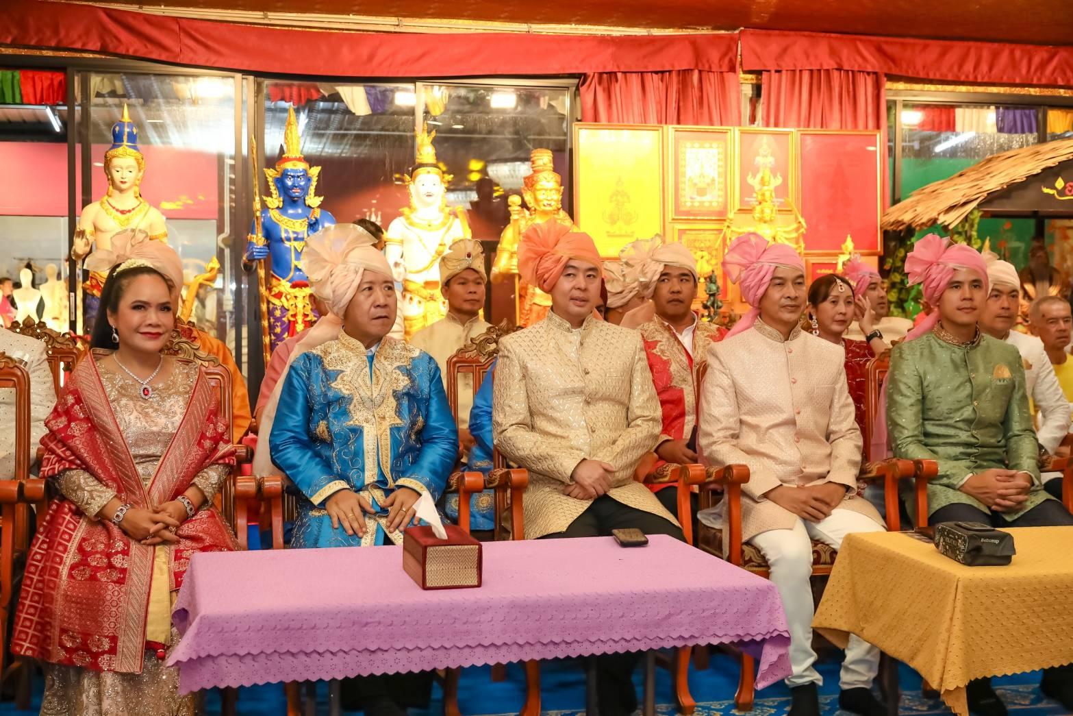 Chonburi Governor and Pattaya Mayor Join Ganesh Chaturthi Fire Aarti at Mahakali Temple in Pattaya 1789695822243