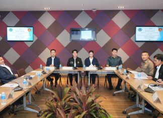 春武里府官员向国会委员会汇报芭堤雅和春武里府的外国商业行为、潜在的非法代理人和土地持有情况,超过14,000家企业被列入审查范围。
