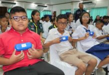 Banglamung Red Cross and Top Charoen Donates 60 Pairs of Glasses to Students with Vision Problems
