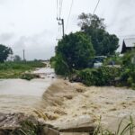 Banglamungs distriktschef inspekterar översvämningsbenägna områden i Khao Mai Kaew och intensifierar hjälpinsatser 1790335939990