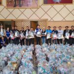Chonburi Officials Delivers Flood Relief to Phanat Nikhom Residents 1790750411462