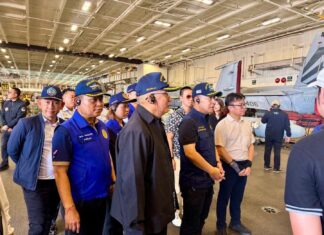 Chonburi Governor Leads First Thai Group Aboard USS Abraham Lincoln at Laem Chabang