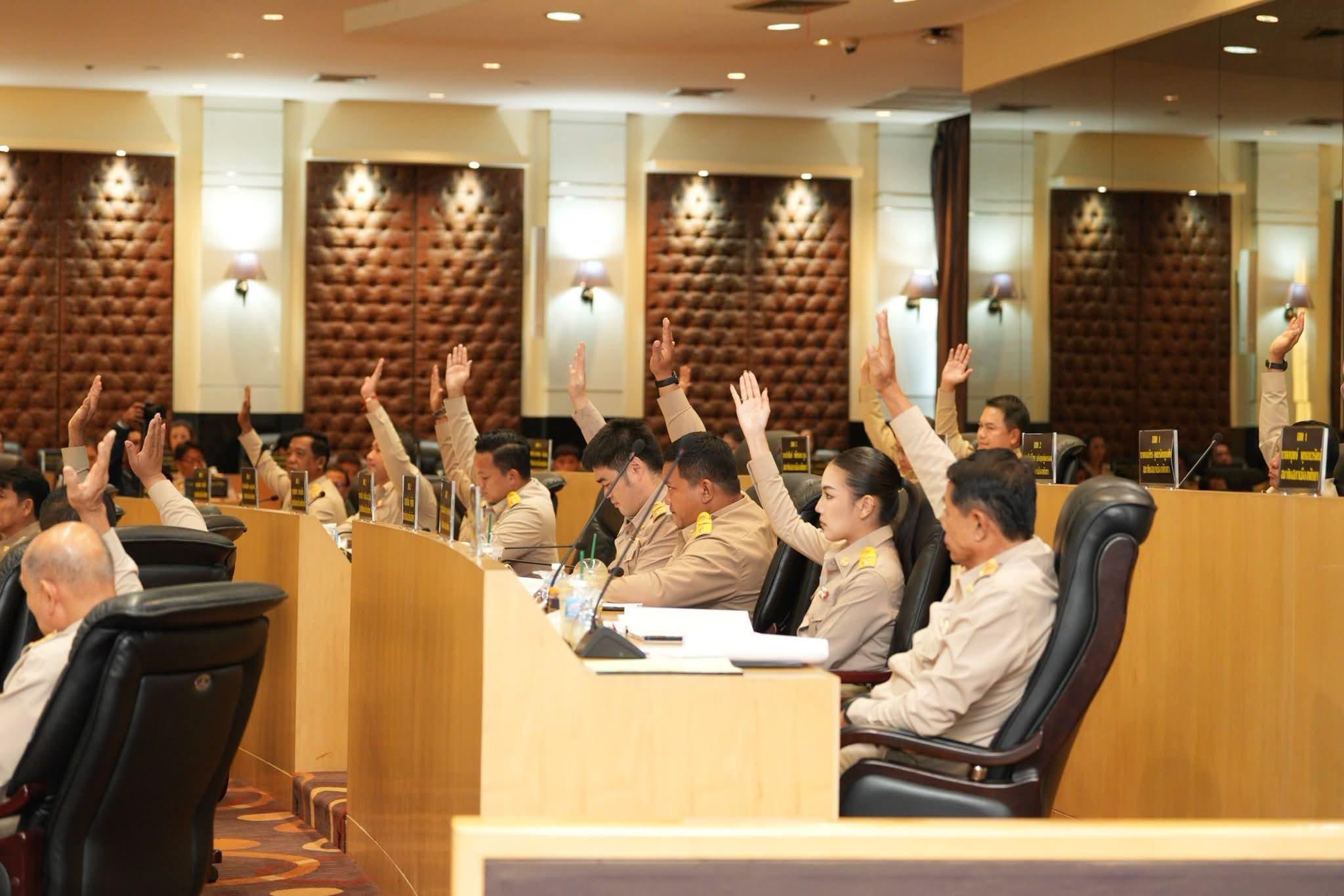 Pattaya City Council Reviews Road Ownership on Soi 6 and Soi Chaiyapoon, Bridge Repairs and Digital Reforms FB_IMG_1788892130855
