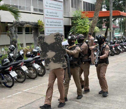 Know How to Survive Before It Happens as Phanat Nikhom Police Drill “Run–Hide–Fight” Plan With Students