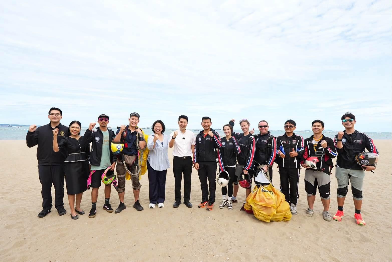 Pattaya Prepares Bid for Skydiving World Record as Thai Flag Takes Center Stage FB_IMG_1789623663262