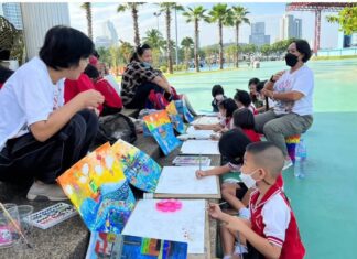 Sri Racha Sets 25th Drawing Contest for November 28th, with an Evening Auction