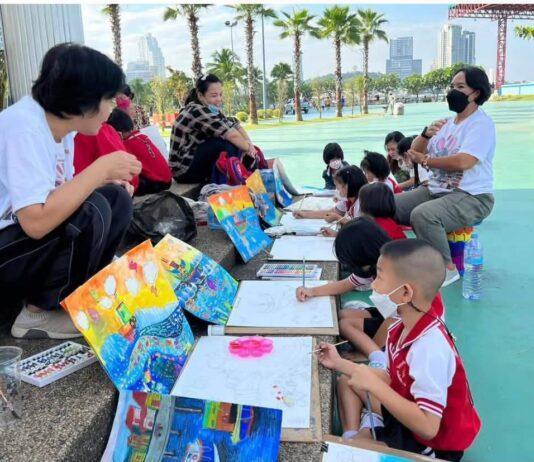 Sri Racha Sets 25th Drawing Contest for November 28th, with an Evening Auction