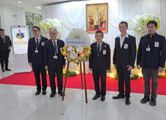 Sri Racha Hospital Marks Navamindra Maharaj Day with Wreaths and 89-Second Silence