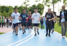 Pattaya Mayor Officially Opens 35-rai City Park, Jogs with Residents
