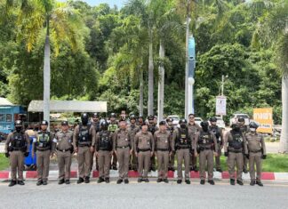 Many Pattaya Police Deployed to Bali Hai Pier as Public Land Encroachment Dispute Runs Toward a Deadline