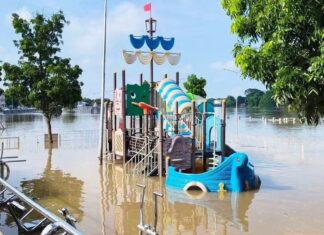 Flommen fortsetter i deler av Thailand ettersom Ratchaburi Park og Riverside-området flommer