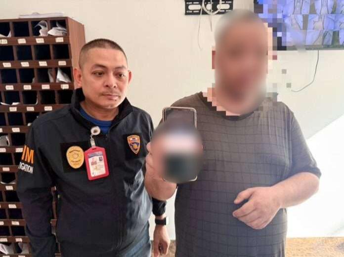 Pattaya news Thailand: Immigration officers with a wanted Chinese bank manager arrested at a Pattaya condominium after a seven-year overstay